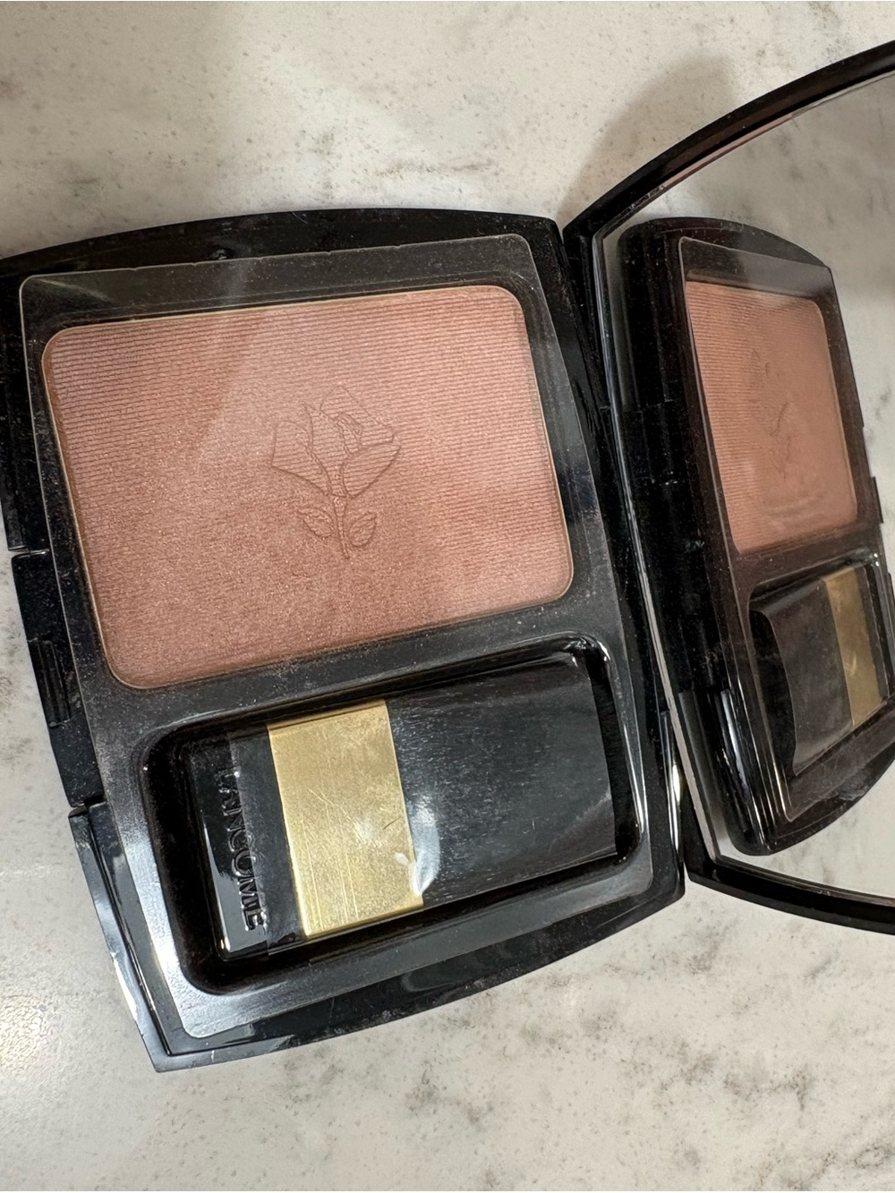 Lancome Pink Rose Blush Compact - Natural Radiance in meil glace